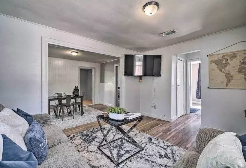 Cozy Livingston House W/ Fenced Yard + Patio!