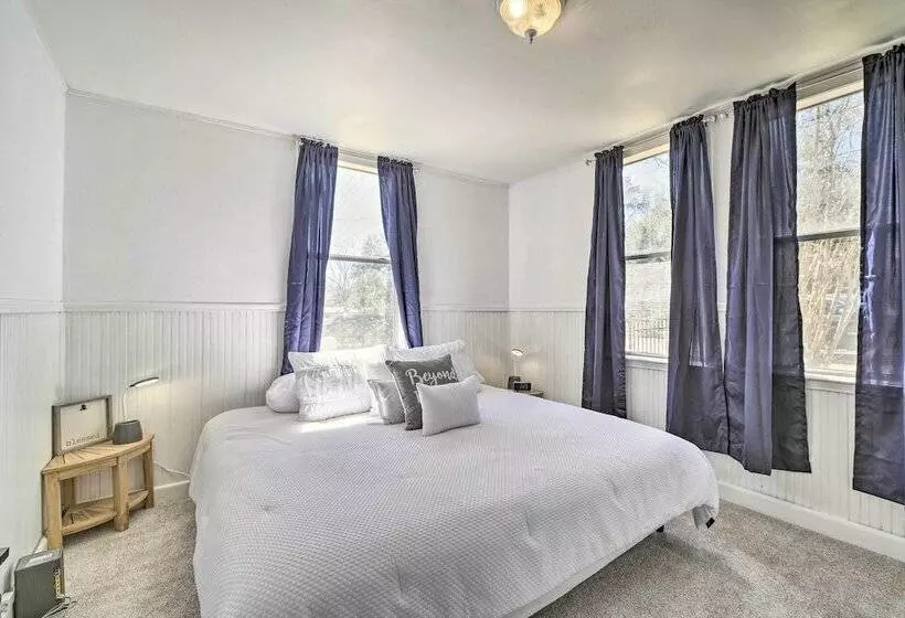 Cozy Livingston House W/ Fenced Yard + Patio!