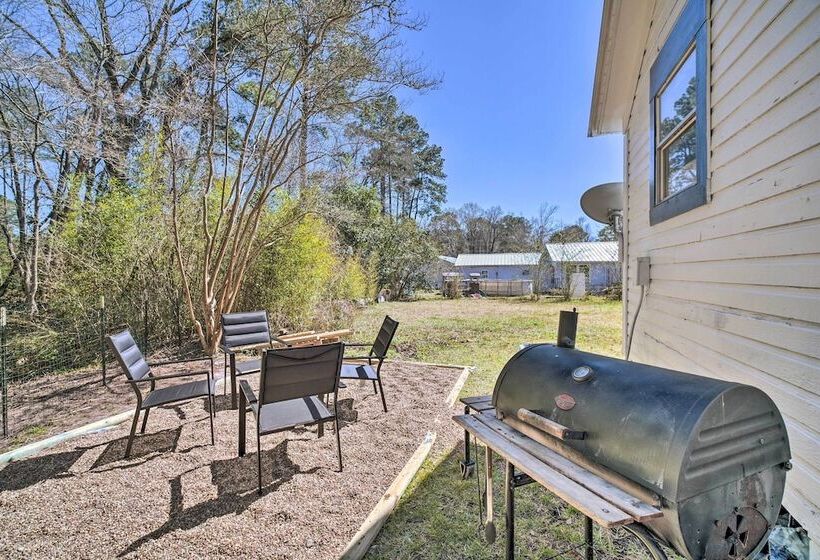 Cozy Livingston House W/ Fenced Yard + Patio!