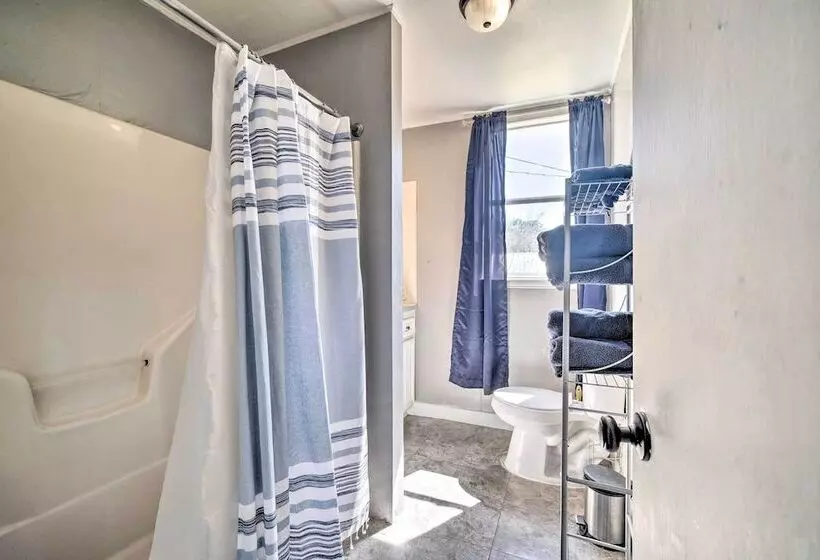 Cozy Livingston House W/ Fenced Yard + Patio!