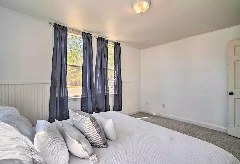 Cozy Livingston House W/ Fenced Yard + Patio!