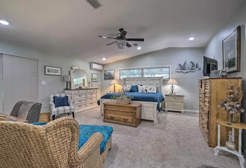 Crystal Water Escape W/ Private Outdoor Oasis