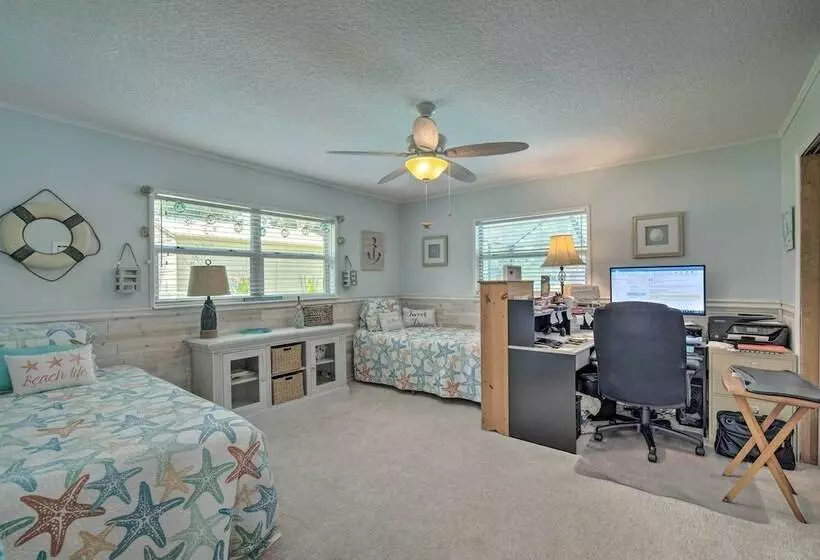 Crystal Water Escape W/ Private Outdoor Oasis