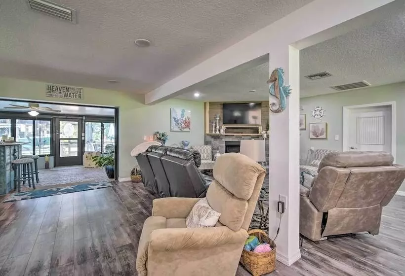 Crystal Water Escape W/ Private Outdoor Oasis