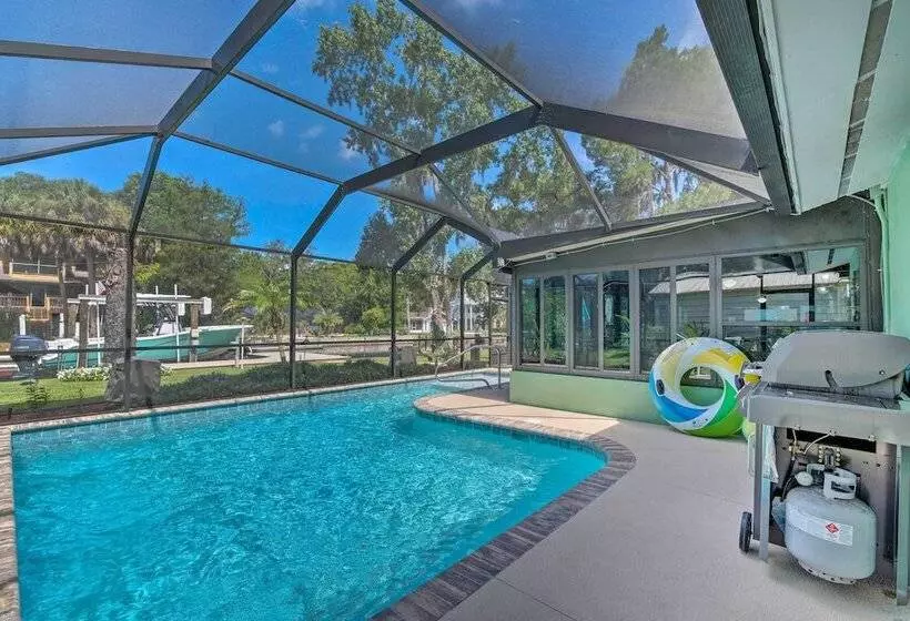 Crystal Water Escape W/ Private Outdoor Oasis