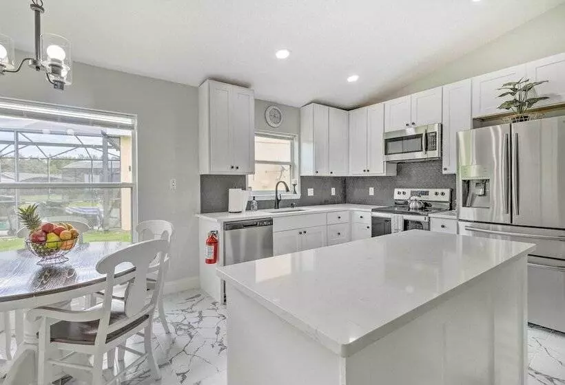 Davenport Home W/ Lanai & Pool: 10 Mi To Disney!
