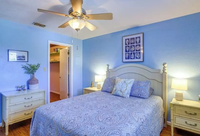 Waterfront Duplex W/ Dock & Views: Near Town!