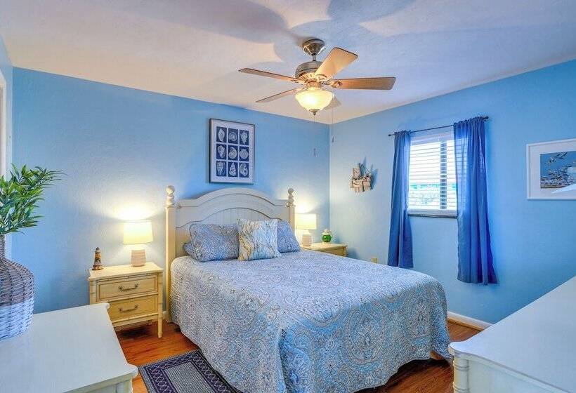 Waterfront Duplex W/ Dock & Views: Near Town!