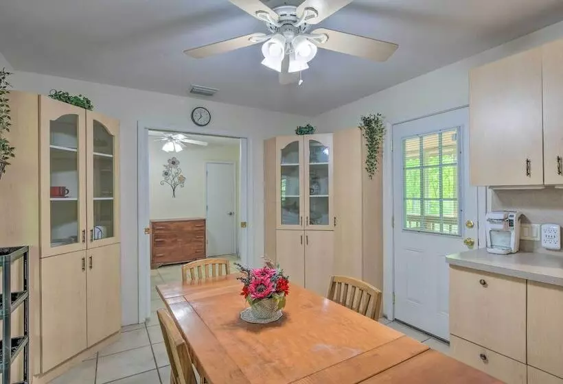 Forested Tamassee Escape W/ Screened Porch!