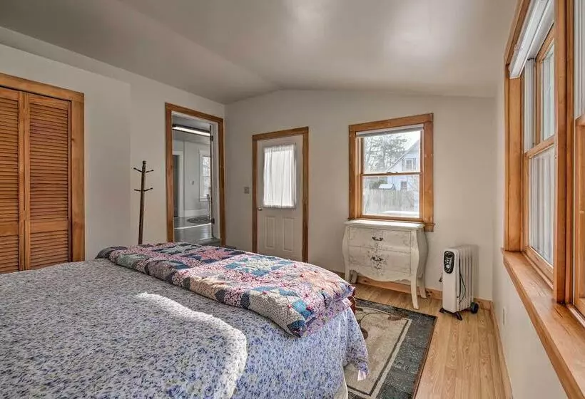 Historic Waldoboro House Near Lakes, Boating, Etc!