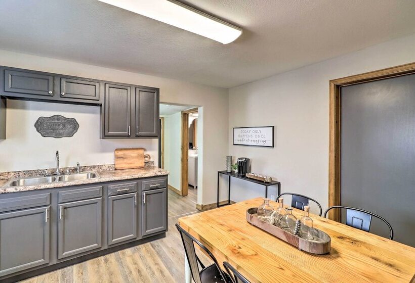 Historic West Plains Home: Walk To Msu + Dtwn