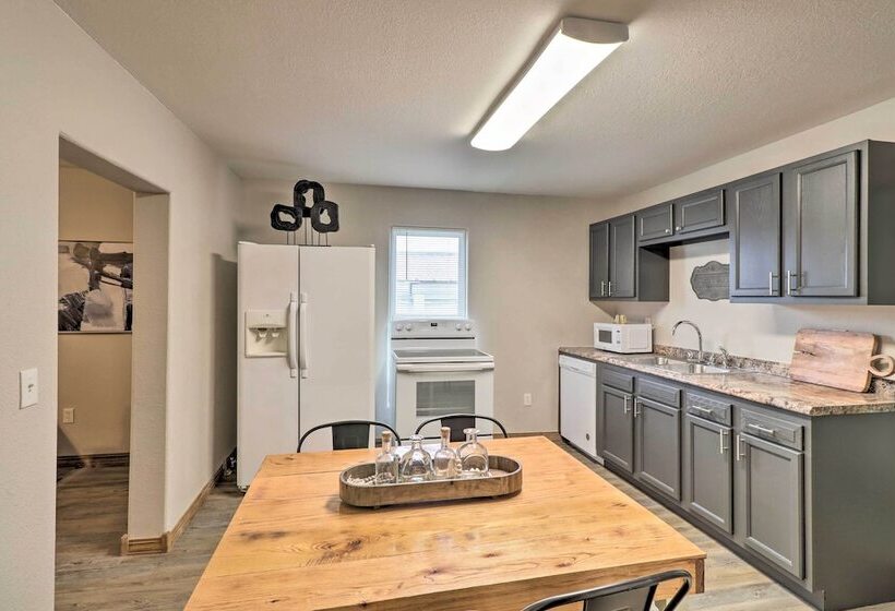 Historic West Plains Home: Walk To Msu + Dtwn