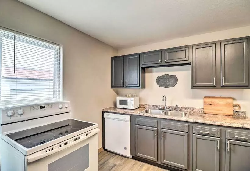 Historic West Plains Home: Walk To Msu + Dtwn