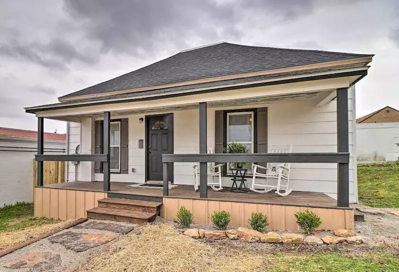 Historic West Plains Home: Walk To Msu + Dtwn