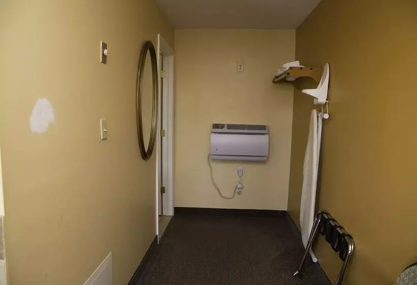 Hotelli Capri Inn And Suites