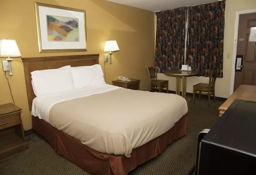 Hotelli Capri Inn And Suites