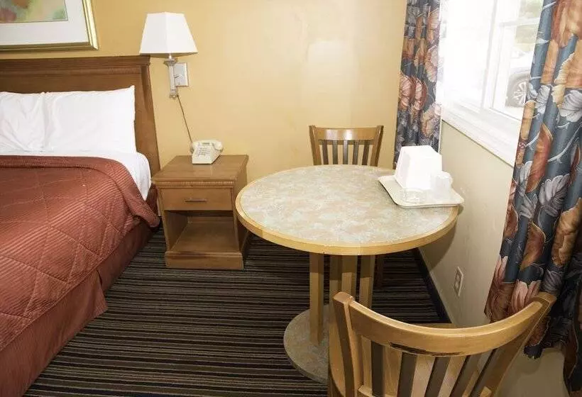 Hotelli Capri Inn And Suites