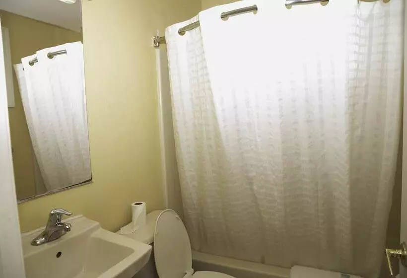 Hotelli Capri Inn And Suites