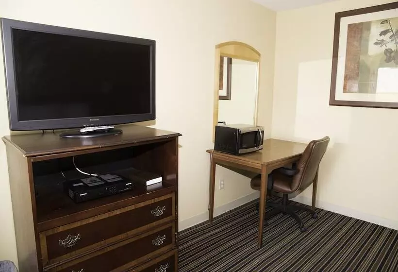 Hotelli Capri Inn And Suites