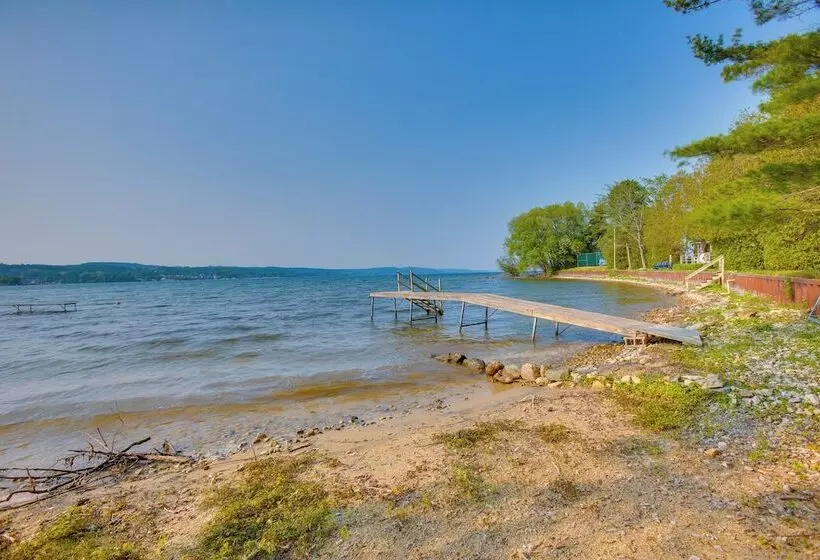 Idyllic Suttons Bay Home W/ 500  Of Waterfront