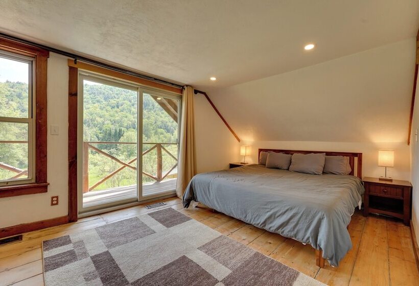 Killington Area Escape W/ Deck, Views & Hot Tub!