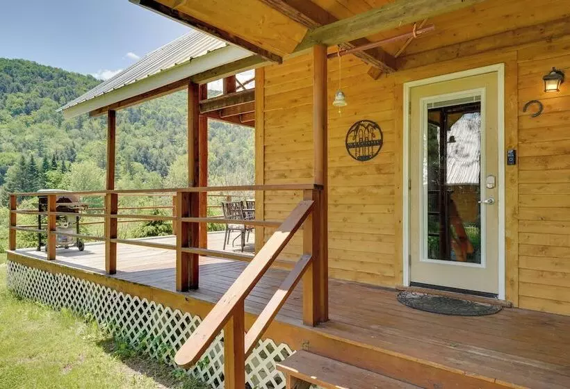 Killington Area Escape W/ Deck, Views & Hot Tub!