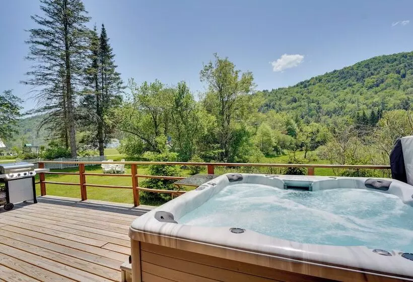 Killington Area Escape W/ Deck, Views & Hot Tub!