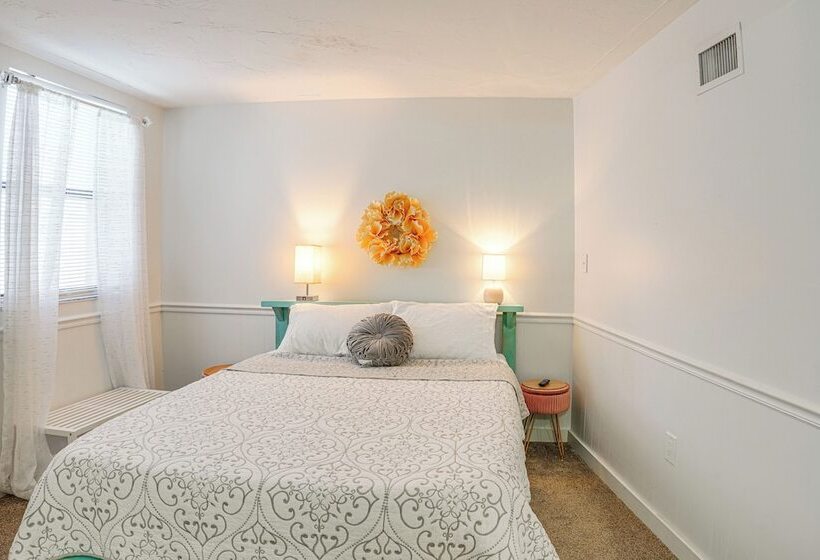 Lake Francis Lily Pad Home W/ Hot Tub & Dock!