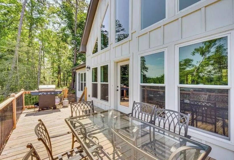 Lake Keowee Getaway: Boat Dock, Deck, Grill!