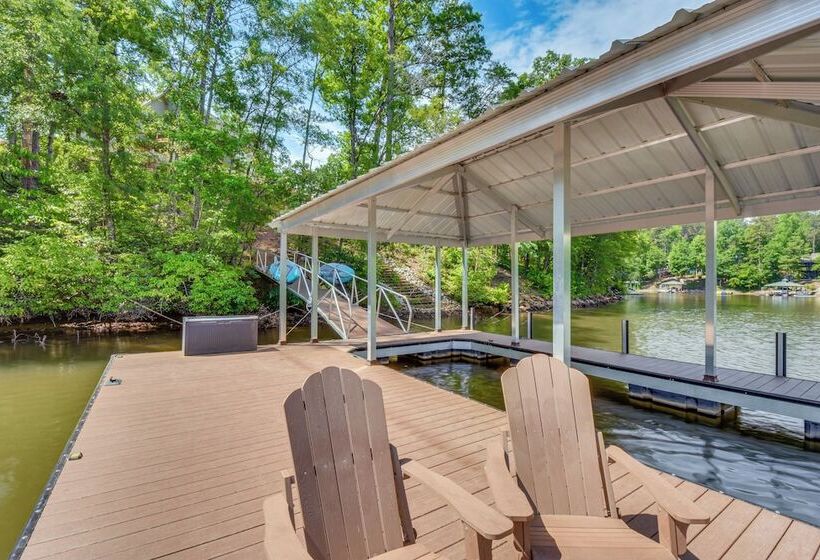Lake Keowee Getaway: Boat Dock, Deck, Grill!