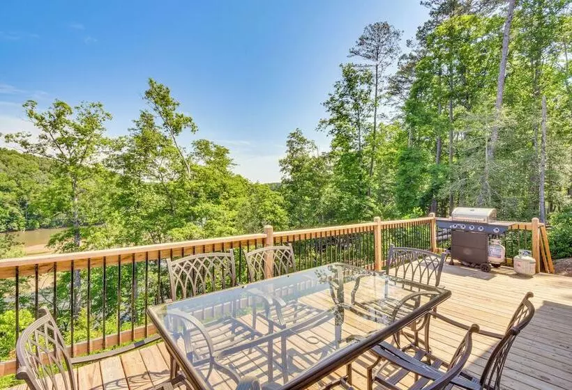 Lake Keowee Getaway: Boat Dock, Deck, Grill!