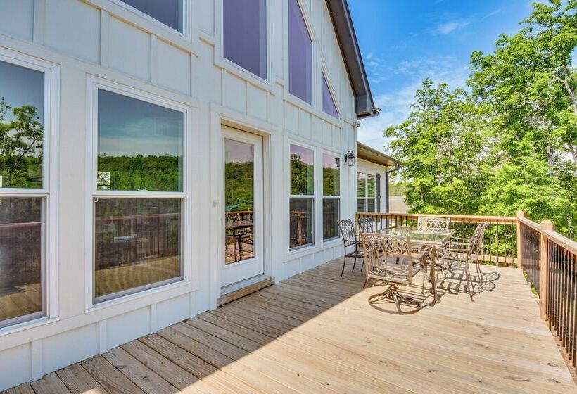Lake Keowee Getaway: Boat Dock, Deck, Grill!