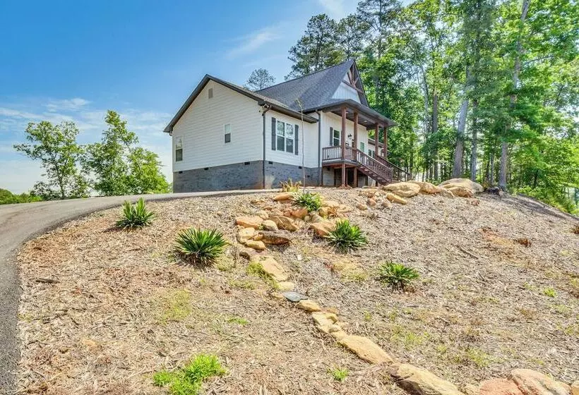 Lake Keowee Getaway: Boat Dock, Deck, Grill!
