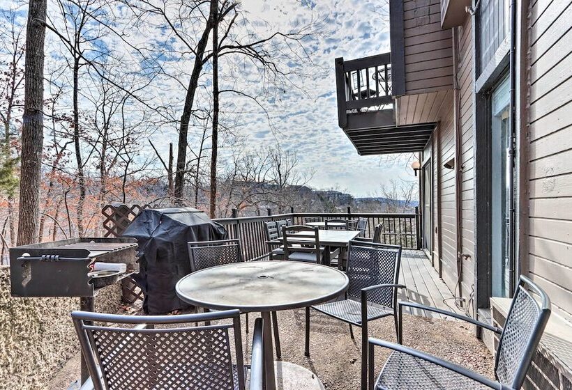 < 1 Mi To Margaritaville Resort: Osage Beach Home!