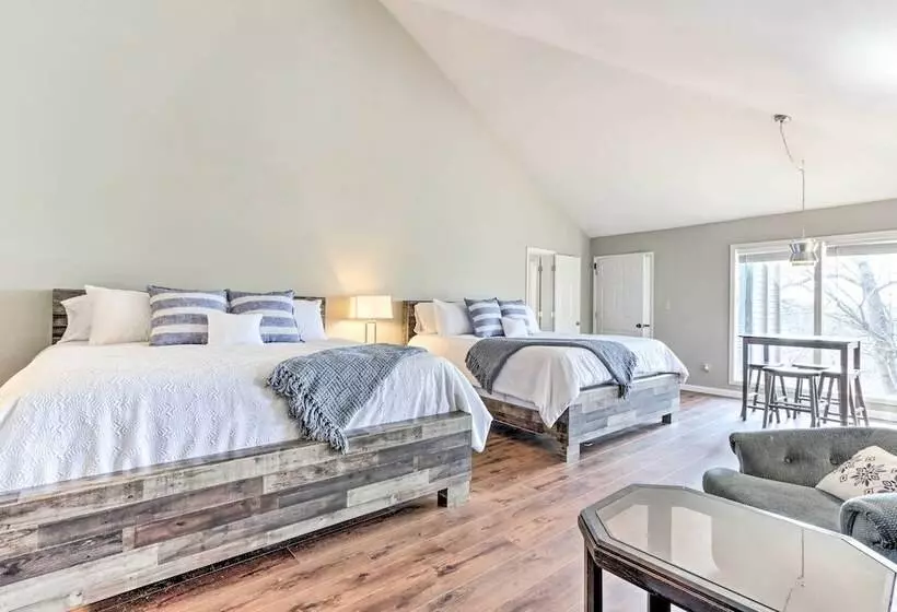 < 1 Mi To Margaritaville Resort: Osage Beach Home!