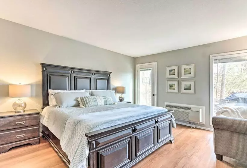 < 1 Mi To Margaritaville Resort: Osage Beach Home!