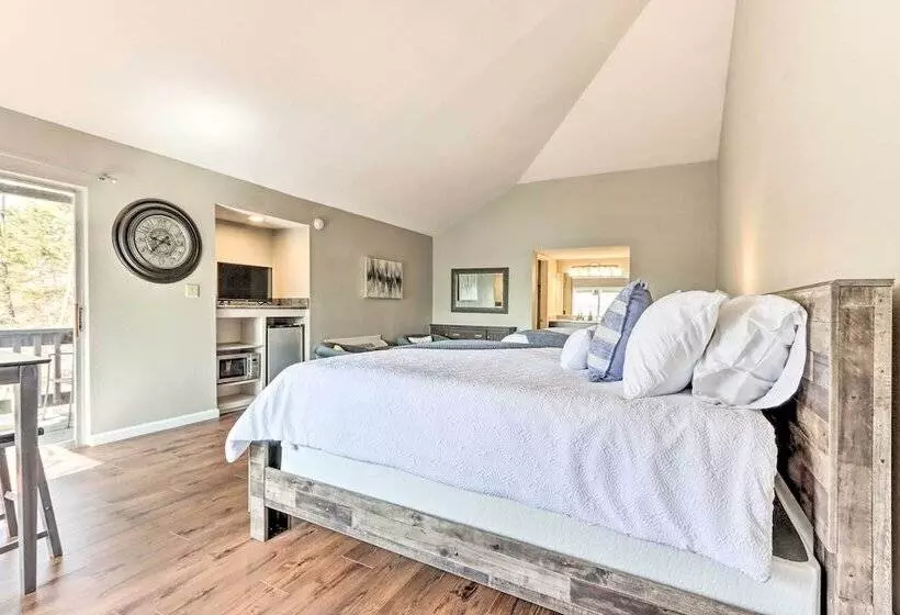 < 1 Mi To Margaritaville Resort: Osage Beach Home!