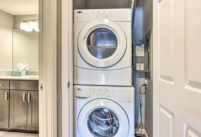 < 1 Mi To Margaritaville Resort: Osage Beach Home!