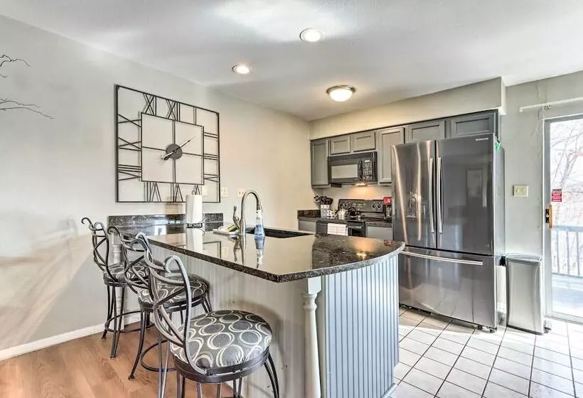 < 1 Mi To Margaritaville Resort: Osage Beach Home!