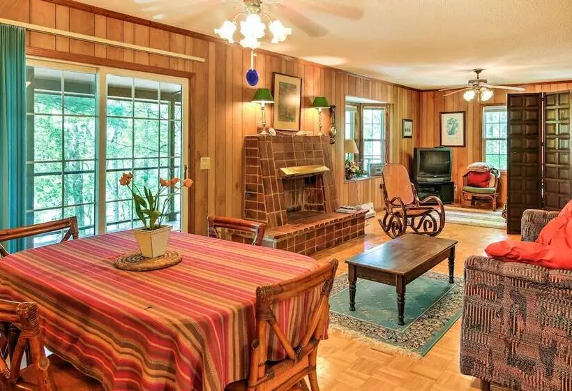 Mountain Rest Cottage W/ Gas Fireplace!