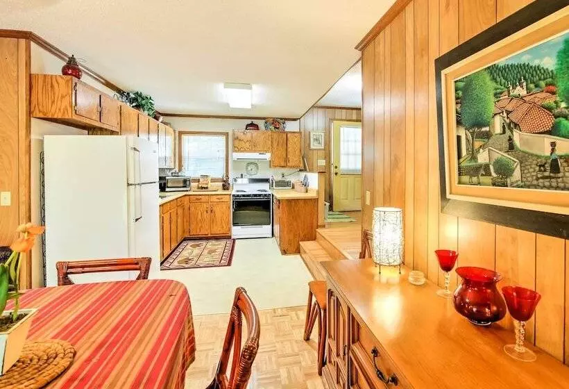 Mountain Rest Cottage W/ Gas Fireplace!