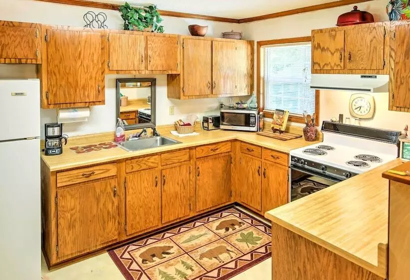 Mountain Rest Cottage W/ Gas Fireplace!