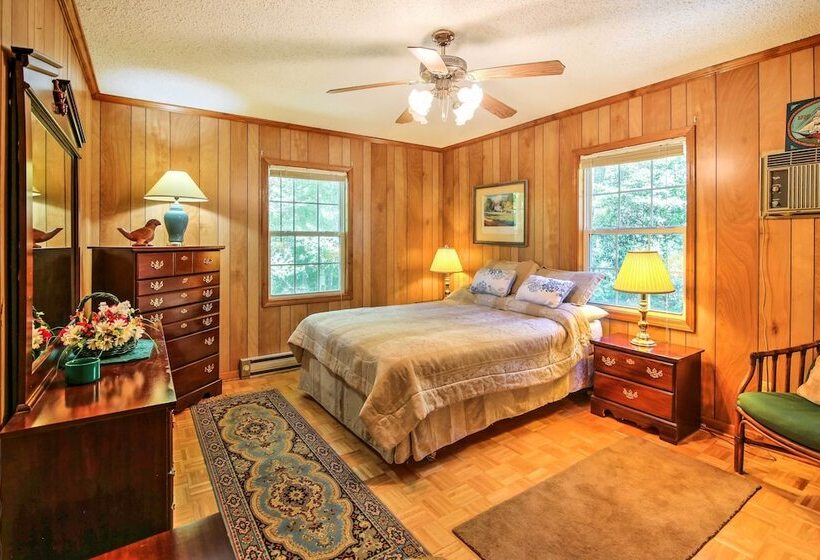 Mountain Rest Cottage W/ Gas Fireplace!