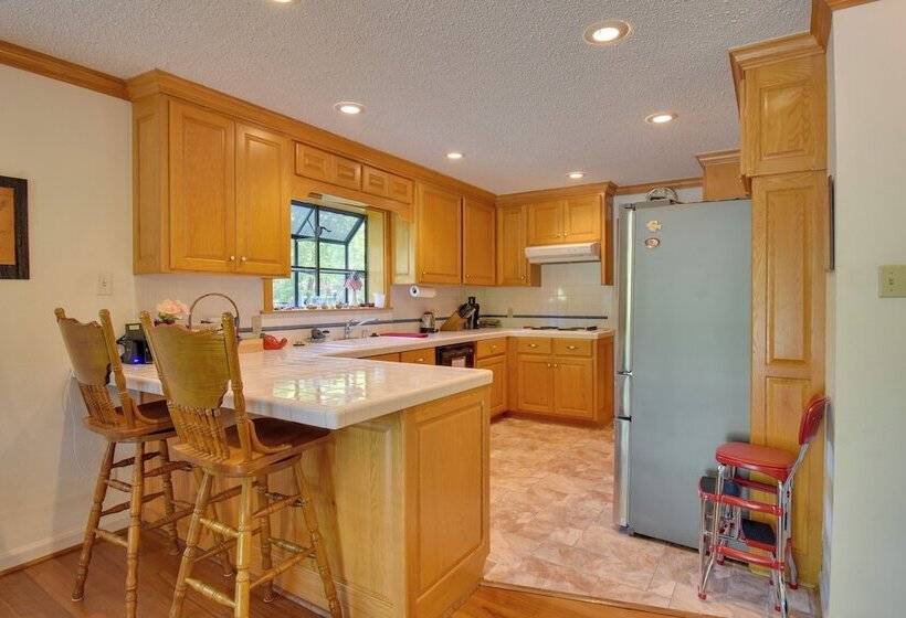 Deck, Dock & Resort Amenities: Home In Hot Springs