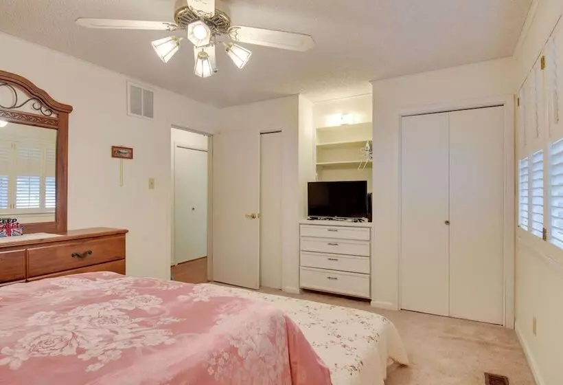 Deck, Dock & Resort Amenities: Home In Hot Springs