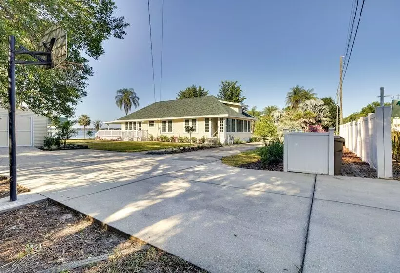 Lakefront Tavares Home W/ Deck, Patio & Dock!