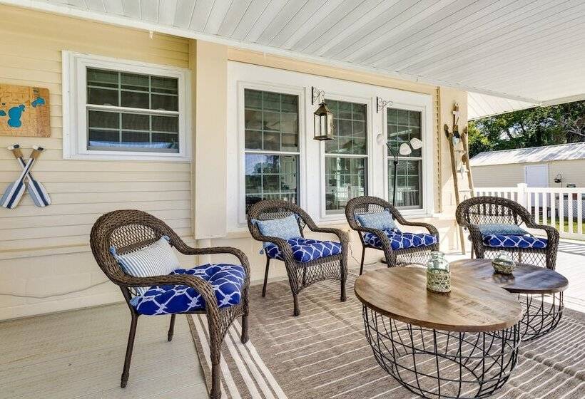 Lakefront Tavares Home W/ Deck, Patio & Dock!