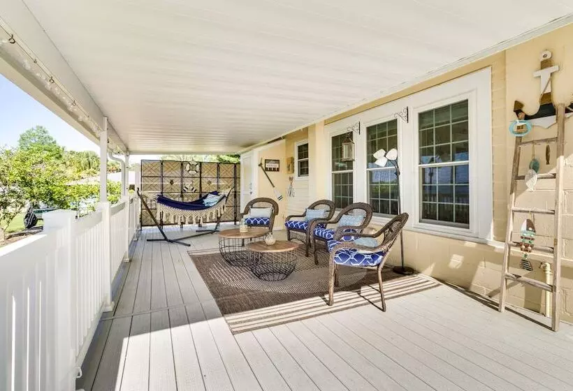 Lakefront Tavares Home W/ Deck, Patio & Dock!