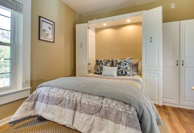 Lakefront Tavares Home W/ Deck, Patio & Dock!