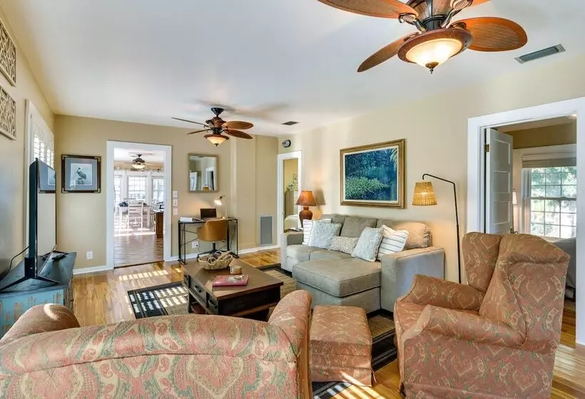 Lakefront Tavares Home W/ Deck, Patio & Dock!